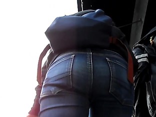Stunning ball-licking by a hottie